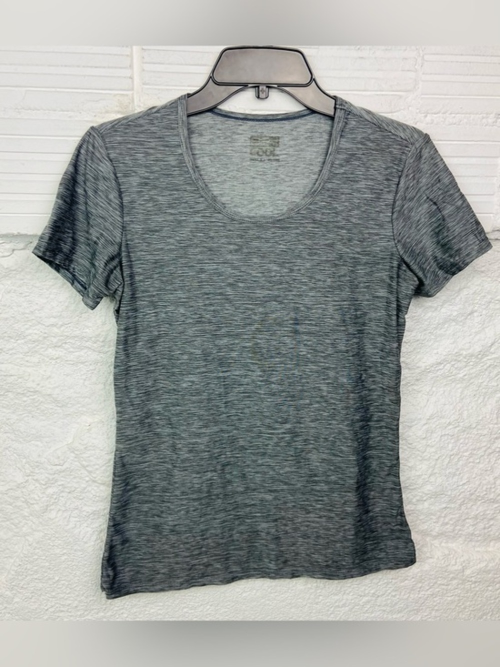 32 Degrees cool moisture wicking Heather gray Scoop Neck Short Sleeve Tee small